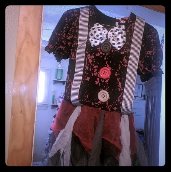 Halloween Costume - Picture 1 of 2